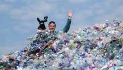 #纪录片时间# 塑料成瘾 Addicted To Plastic 